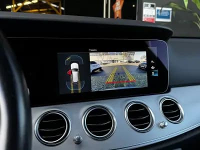 Vendo Mercedes-Benz E 300 2023 - 44990 EUR, 56100 km - AUTO.MOTO.pt