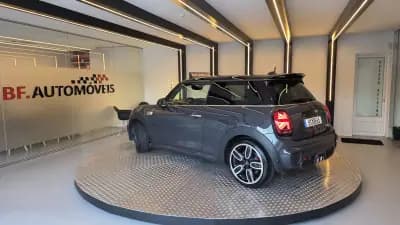 Vendo MINI 2019 - 24900 EUR, 114062 km - AUTO.MOTO.pt