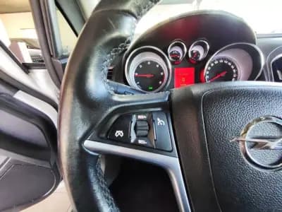 Vendo Opel Astra Sports Tourer 2011 - 6750 EUR, 226000 km - AUTO.MOTO.pt