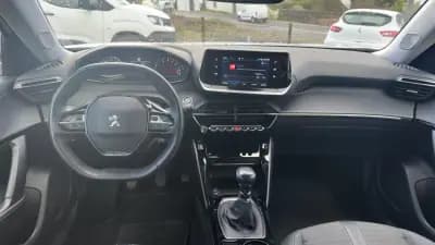 Vendo Peugeot 2008 2022 - 20900 EUR, 68000 km - AUTO.MOTO.pt