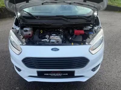 Vendo Ford Tourneo Courier 2019 - 9900 EUR, 133000 km - AUTO.MOTO.pt