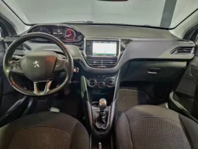 Vendo Peugeot 208 2019 - 13300 EUR, 120752 km - AUTO.MOTO.pt