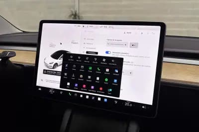 Vendo Tesla Model 3 2021 - 25450 EUR, 58710 km - AUTO.MOTO.pt