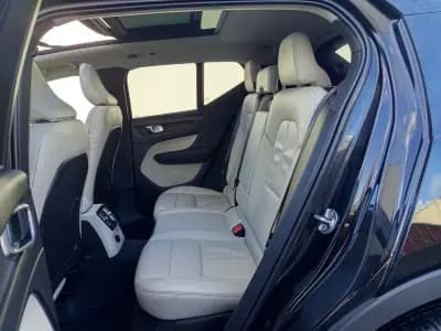 Sell Volvo XC 40 2022 - 28990 EUR, 100300 km - AUTO.MOTO.pt