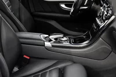 Sell Mercedes-Benz GLC 250 2017 - 36990 EUR, 179000 km - AUTO.MOTO.pt