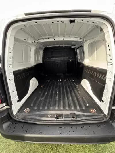 Vendo Peugeot Partner 2020 - 17990 EUR, 116800 km - AUTO.MOTO.pt