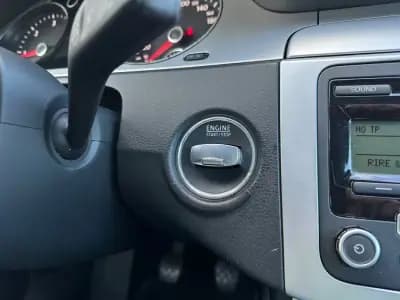 Vendo Volkswagen Passat 2010 - 6750 EUR, 210000 km - AUTO.MOTO.pt