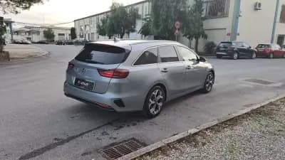 Vendo Kia Ceed SW 2018 - 12890 EUR, 154828 km - AUTO.MOTO.pt