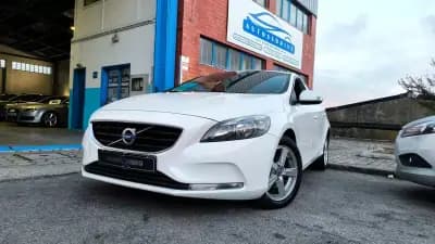 Sell Volvo V40 2013 - 10900 EUR, 190000 km - AUTO.MOTO.pt