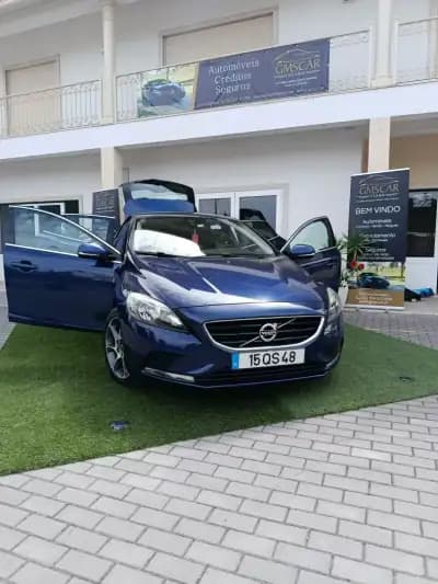 Vendo Volvo V40 2015 - 13999 EUR, 116000 km - AUTO.MOTO.pt