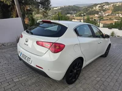 Sell Alfa Romeo Giulietta 2015 - 13500 EUR, 148000 km - AUTO.MOTO.pt