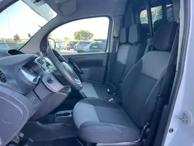 Vendo Renault Kangoo 2018 - 14500 EUR, 101052 km - AUTO.MOTO.pt
