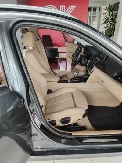 Vendo BMW 318 2013 - 14250 EUR, 180000 km - AUTO.MOTO.pt