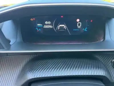 Vendo Peugeot 2008 2022 - 21900 EUR, 97000 km - AUTO.MOTO.pt