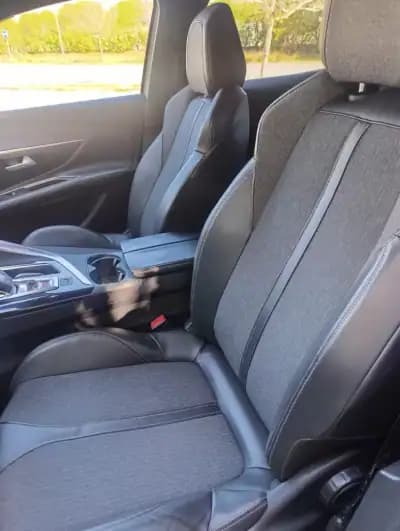 Vendo Peugeot 3008 2017 - 18950 EUR, 179000 km - AUTO.MOTO.pt