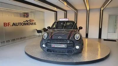 Vendo MINI 2019 - 24900 EUR, 114062 km - AUTO.MOTO.pt