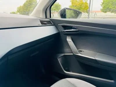 Vendo SEAT Arona 2021 - 15999 EUR, 100000 km - AUTO.MOTO.pt