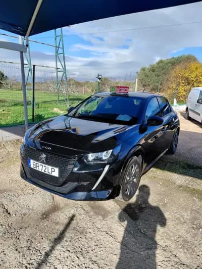 Sell Peugeot e-208 2022 - 20980 EUR, 19000 km - AUTO.MOTO.pt