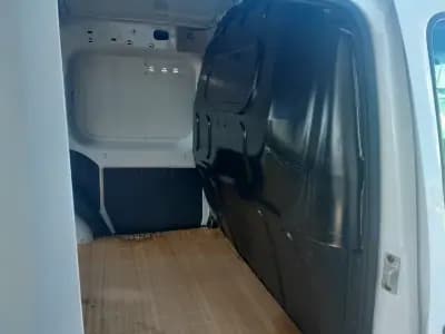 Vendo Renault Kangoo 2018 - 10900 EUR, 173000 km - AUTO.MOTO.pt