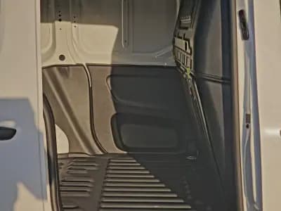 Vendo Peugeot Partner 2021 - 13990 EUR, 106734 km - AUTO.MOTO.pt