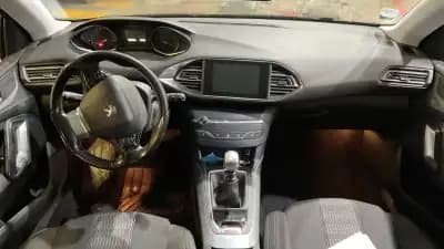 Vendo Peugeot 308 SW 2015 - 9900 EUR, 159000 km - AUTO.MOTO.pt