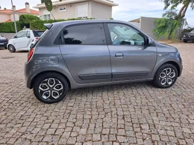 Vendo Renault Twingo 2020 - 11490 EUR, 46992 km - AUTO.MOTO.pt