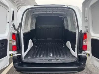 Sell Opel Combo 2019 - 13450 EUR, 150000 km - AUTO.MOTO.pt