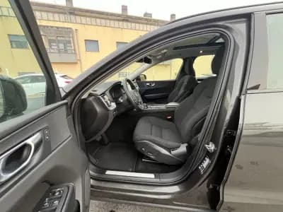 Vendo Volvo XC 60 2020 - 32750 EUR, 141000 km - AUTO.MOTO.pt