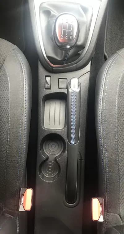 Vendo Renault Clio 2017 - 16950 EUR, 92830 km - AUTO.MOTO.pt