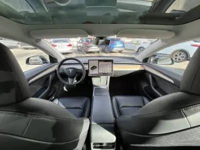 Vendo Tesla Model 3 2023 - 31950 EUR, 63000 km - AUTO.MOTO.pt