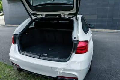 Vendo BMW 318 2016 - 23990 EUR, 113550 km - AUTO.MOTO.pt