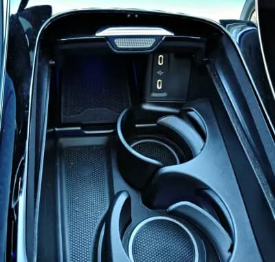 Vendo Mercedes-Benz GLC 400 2024 - 69990 EUR, 25400 km - AUTO.MOTO.pt