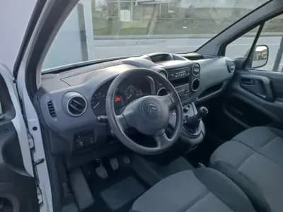 Vendo Citroën Berlingo 2017 - 8500 EUR, 331000 km - AUTO.MOTO.pt