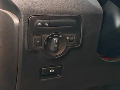 Vendo Mercedes-Benz Vito Tourer 2022 - 49900 EUR, 48799 km - AUTO.MOTO.pt