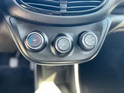 Sell Opel Karl 2019 - 8900 EUR, 106000 km - AUTO.MOTO.pt