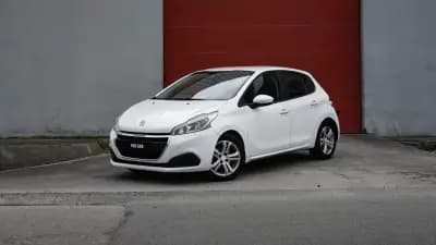 Vendo Peugeot 208 2015 - 9500 EUR, 210000 km - AUTO.MOTO.pt