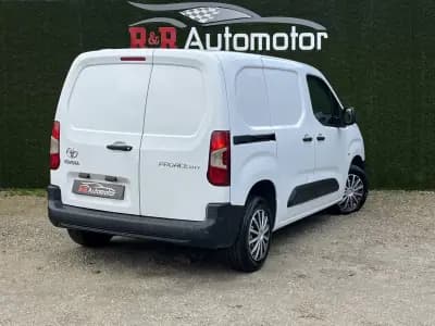 Sell Toyota Proace 2022 - 14400 EUR, 158000 km - AUTO.MOTO.pt