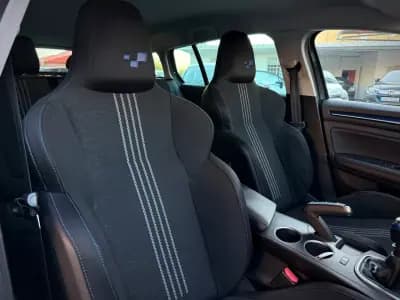 Sell Renault Mégane Sport Tourer 2018 - 15950 EUR, 122000 km - AUTO.MOTO.pt