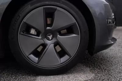 Vendo Tesla Model 3 2023 - 31999 EUR, 67000 km - AUTO.MOTO.pt