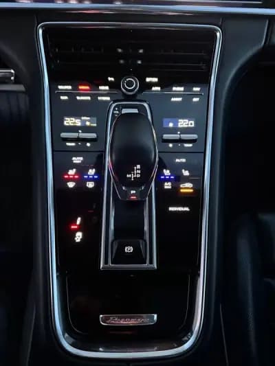 Sell Porsche Panamera Sport Turismo 2021 - 83800 EUR, 95000 km - AUTO.MOTO.pt