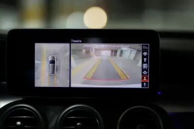 Vendo Mercedes-Benz C 300 2020 - 25500 EUR, 203000 km - AUTO.MOTO.pt