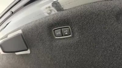 Vendo Porsche Taycan 2024 - 82000 EUR, 38405 km - AUTO.MOTO.pt