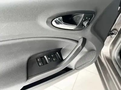 Sell SEAT Ibiza 2016 - 10900 EUR, 186942 km - AUTO.MOTO.pt