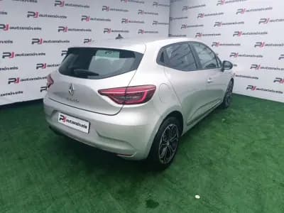 Vendo Renault Clio 2020 - 13990 EUR, 94621 km - AUTO.MOTO.pt