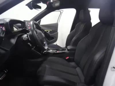 Sell Peugeot 2008 2020 - 18750 EUR, 59000 km - AUTO.MOTO.pt