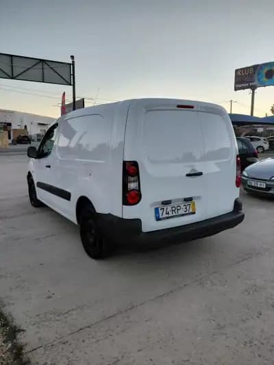 Vendo Citroën Berlingo 2016 - 11900 EUR, 210000 km - AUTO.MOTO.pt