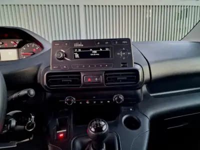 Vendo Peugeot Partner 2019 - 13990 EUR, 69037 km - AUTO.MOTO.pt