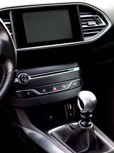 Vendo Peugeot 308 SW 2014 - 12950 EUR, 185000 km - AUTO.MOTO.pt