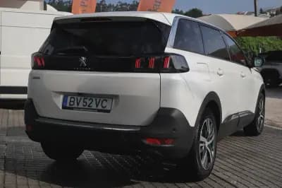 Vendo Peugeot 5008 2022 - 24480 EUR, 41620 km - AUTO.MOTO.pt