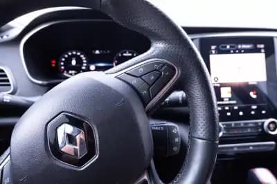 Vendo Renault Mégane 2021 - 20200 EUR, 162000 km - AUTO.MOTO.pt